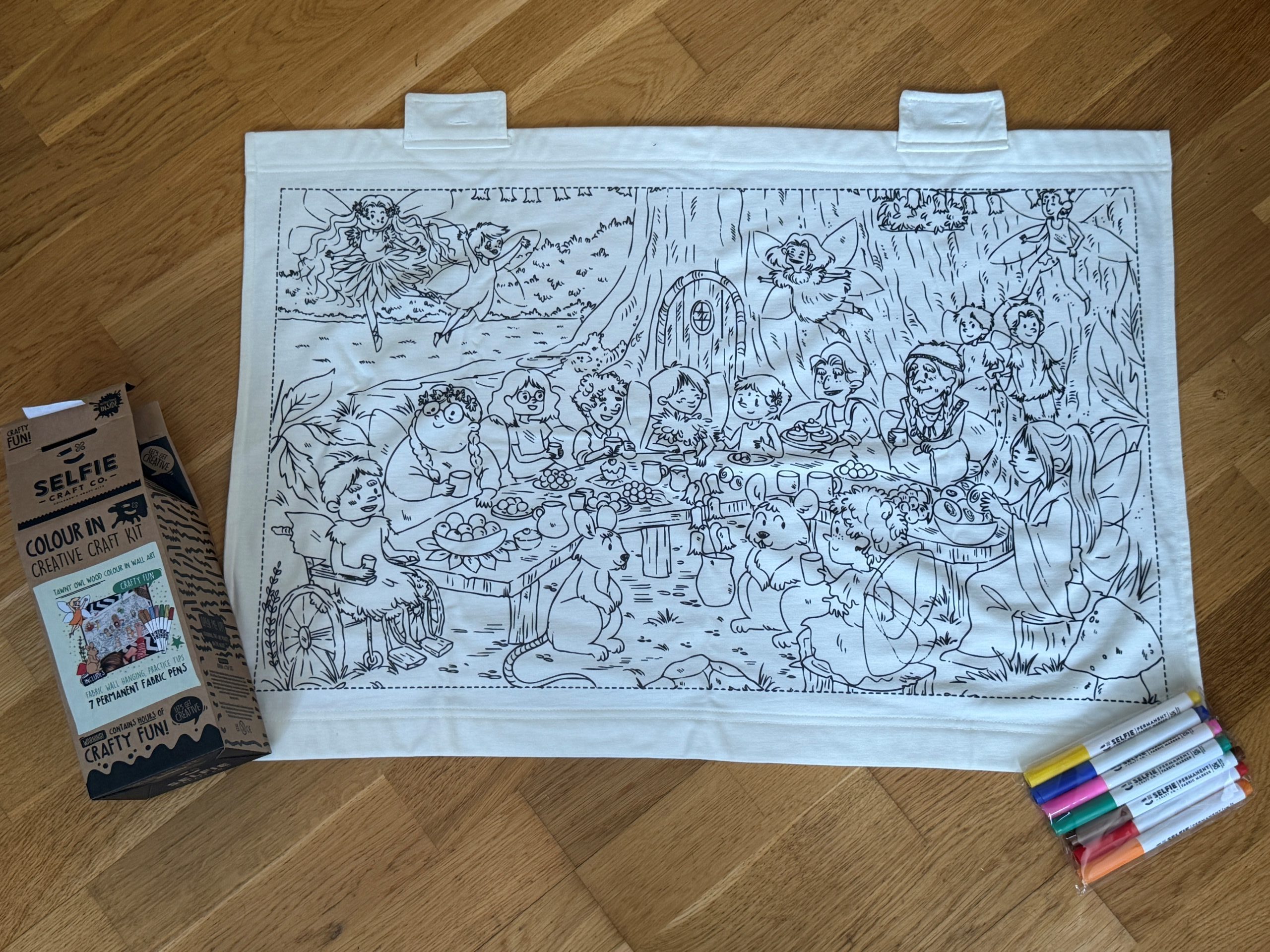 Cotton, Colour In wall art kit, with pens and box